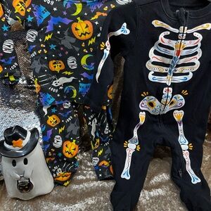 Halloween Fall - LOT of 2 - Sleepwear/One Piece (size 6-9 months )